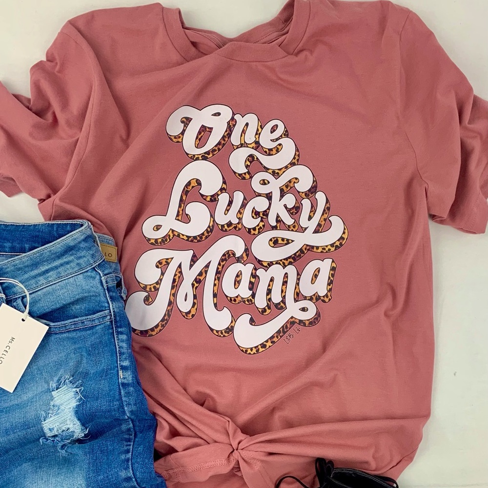 👉🏻ONE LUCKY MOMMA👈🏻 tee